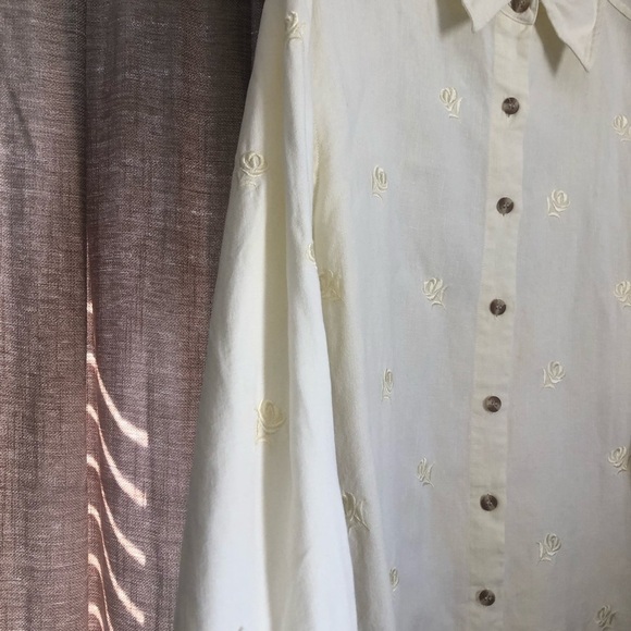 Vintage Yellow Floral Embroidered Linen Button Up Shirt Size Medium - Picture 3 of 9